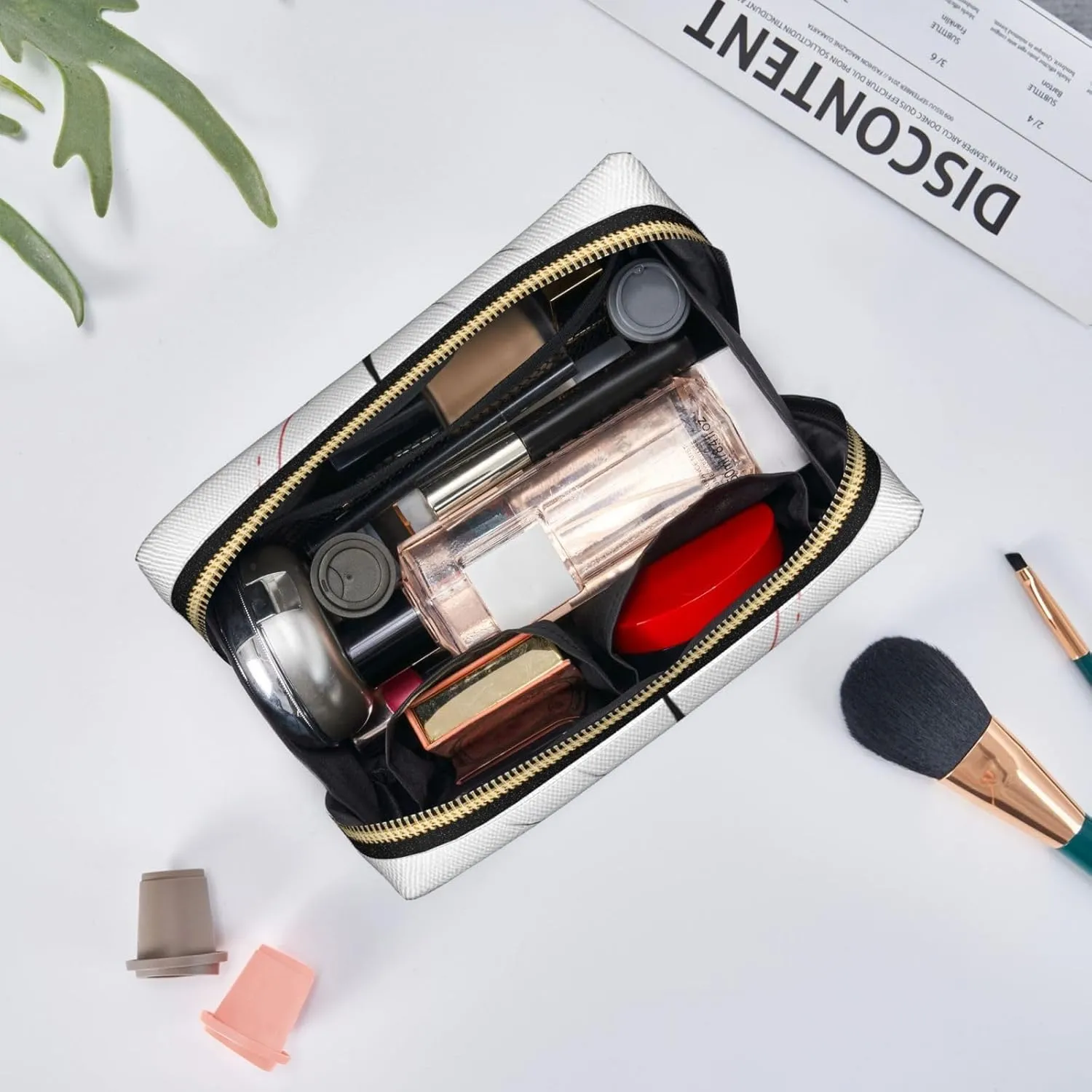 Claw Scratch Red Printed Small Makeup Bag,Travel Cosmetic Bag Purse with Zipper,Water-resistant Makeup Organizer Bag for Women