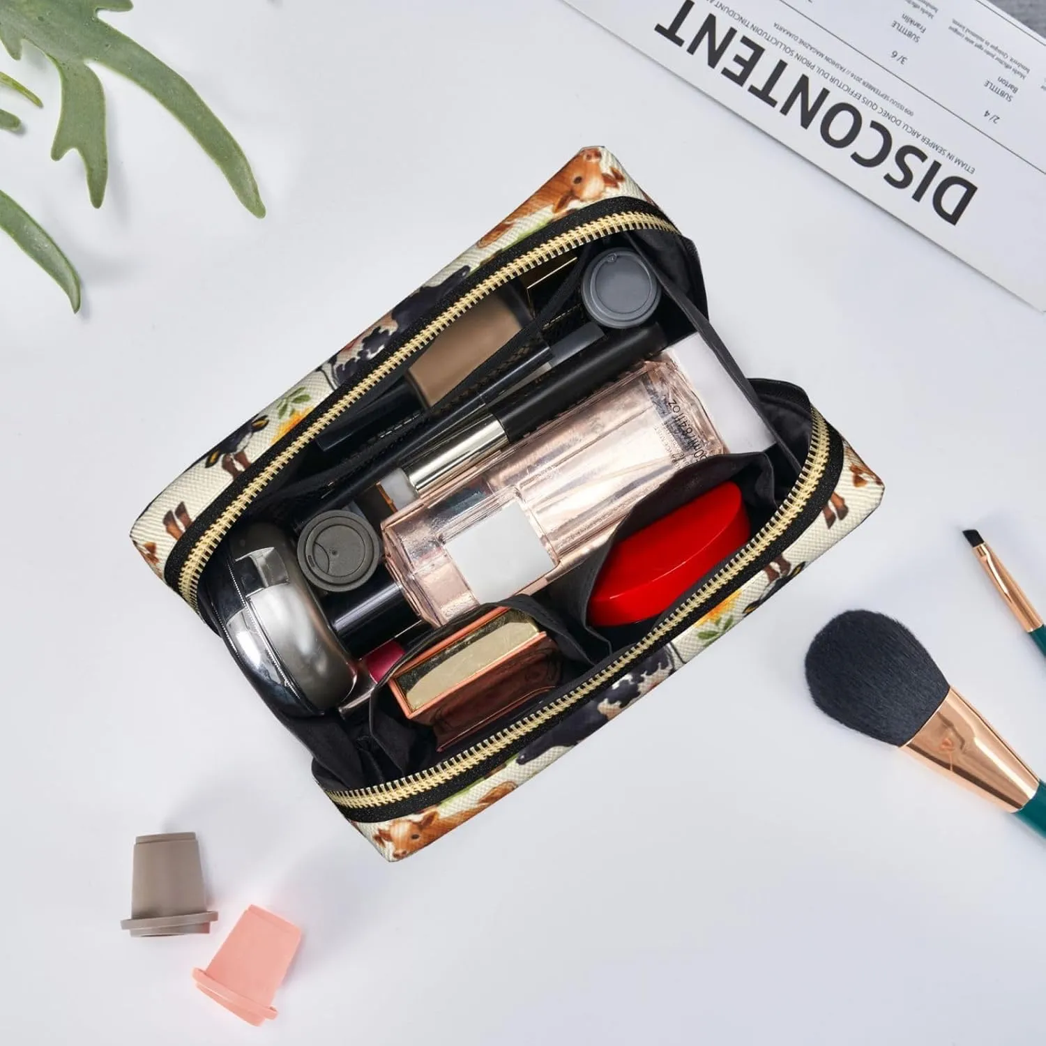 Cute Little Cow Calf Pattern Printed Small Makeup Bag,Travel Cosmetic Bag Purse with Zipper,Water-resistant Makeup Organizer Bag for Women