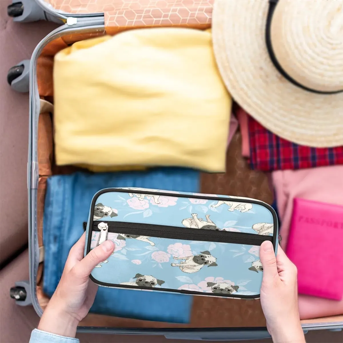 Retro Dogs Paint Travel Toiletry Bag for Women Men Small Cosmetic Makeup Organizer Water Resistant Shaving Bag Portable Make Up Bag Storage Bags with Handle
