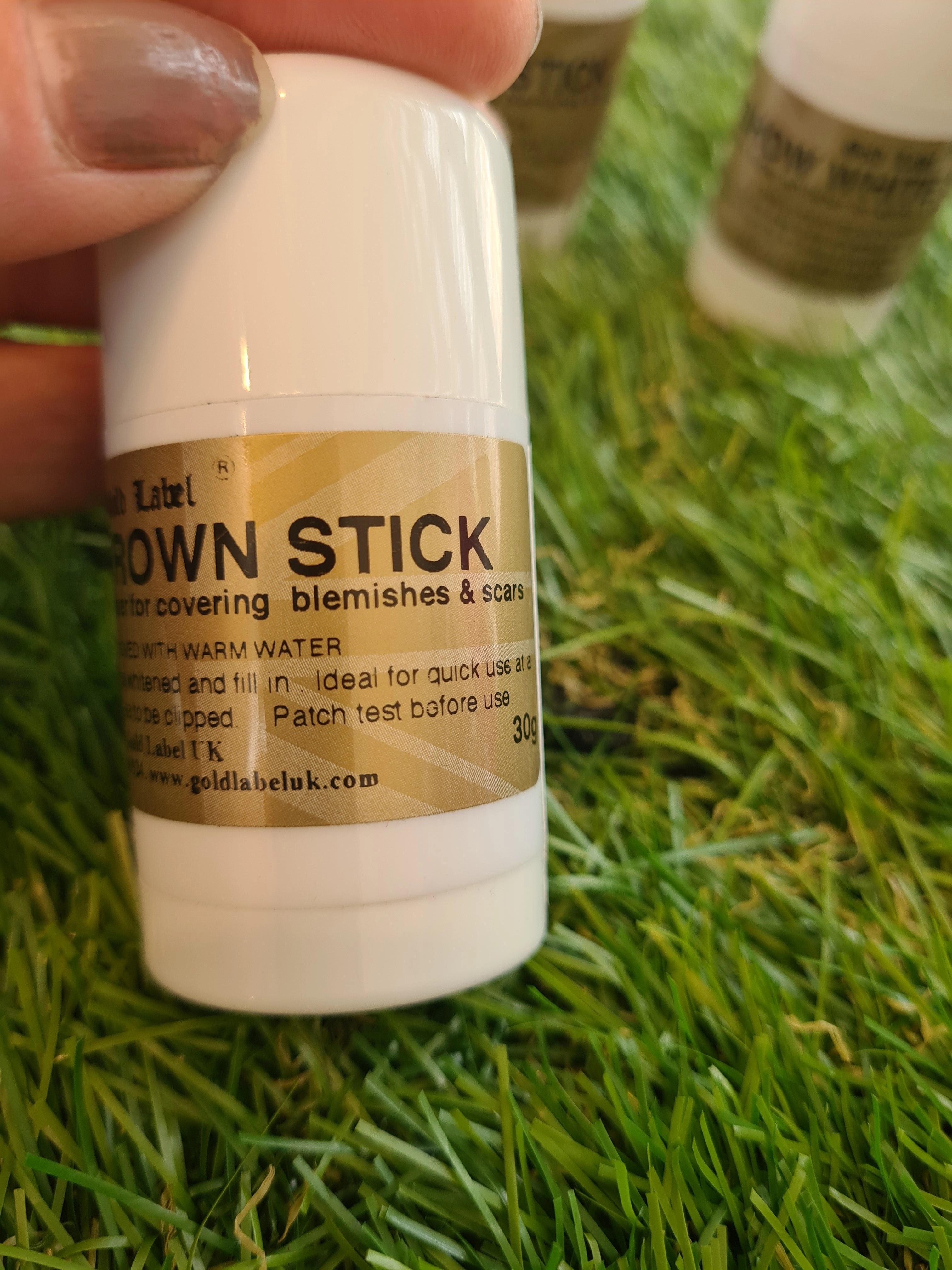 Show white brown and black stick FREE POSTAGE 🟣