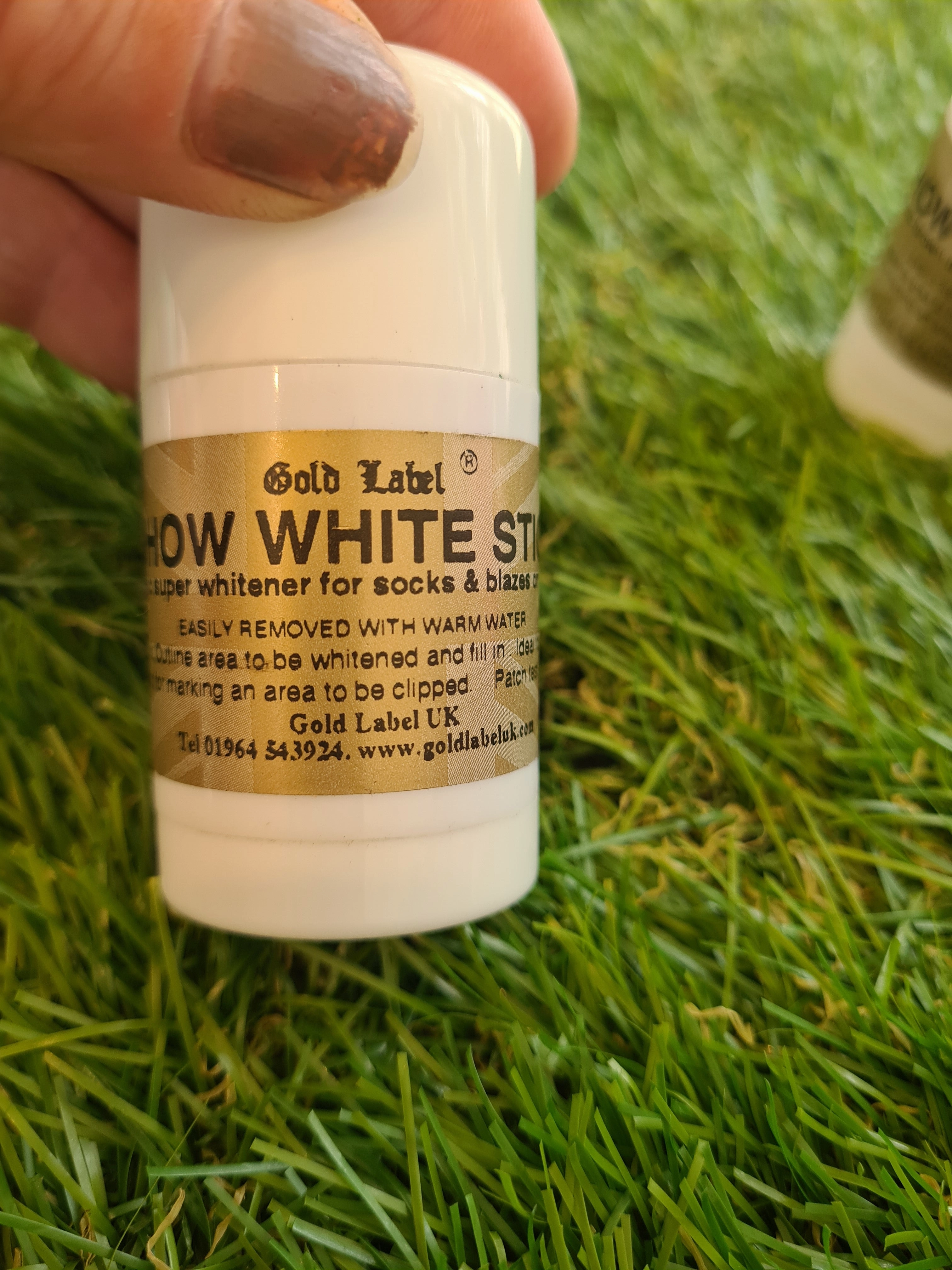 Show white brown and black stick FREE POSTAGE 🟣